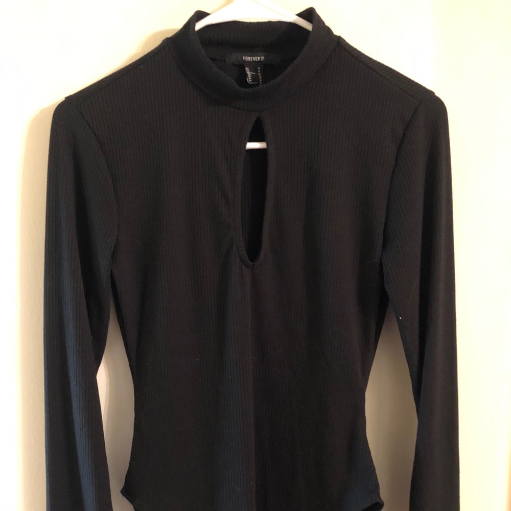 Black, key hole body suit.